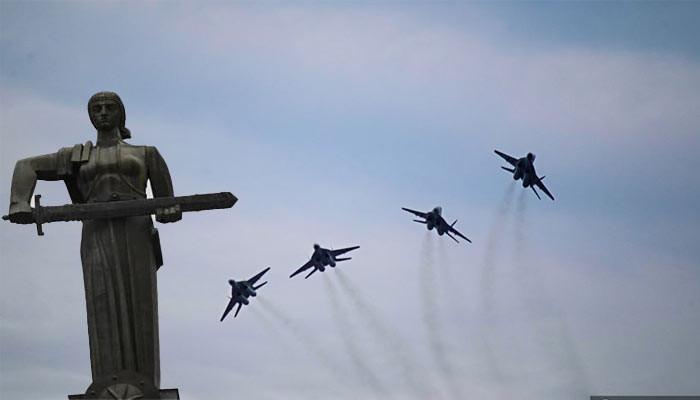 Tất nhiên, Armenia sẽ phải đề phòng lực lượng không quân đáng gờm của Azerbaijan với 19 chiếc tiêm kích MiG, trong khi hiện Armenia chỉ có 4 Su-30SM.