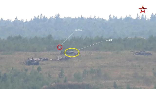 Trong phần phô diễn hỏa lực, xe tăng chiến đấu chủ lực T-80BVM đã không thể hiện được khả năng, khi thực hiện màn phóng tên lửa chống tăng qua nòng pháo; ở cự ly 2.700 mét, chiếc T-80BVM phóng 5 tên lửa, trong đó 4 tên lửa đều trượt mục tiêu. Ảnh: Mục tiêu mà xe tăng T-80BMV bắn trượt - Nguồn: Sina