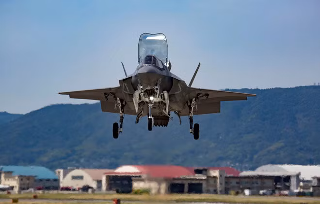 Tuy nhiên, nhà sản xuất khuyến cáo việc cất cánh thẳng đứng, thực sự là điều nên hạn chế, chỉ thực hiện trong điều kiện đặc biệt và khẩn cấp, vì nó tiêu thụ rất nhiều nhiên liệu và hạn chế trọng lượng mà máy bay có thể mang theo khi cất cánh.