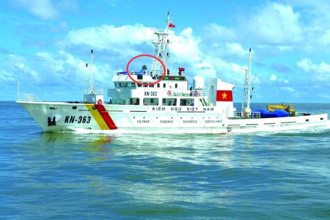 Ảnh: Hệ thống LRAD của tàu KN-750 trong trạng thái mở sẵn sàng chiến đấu.