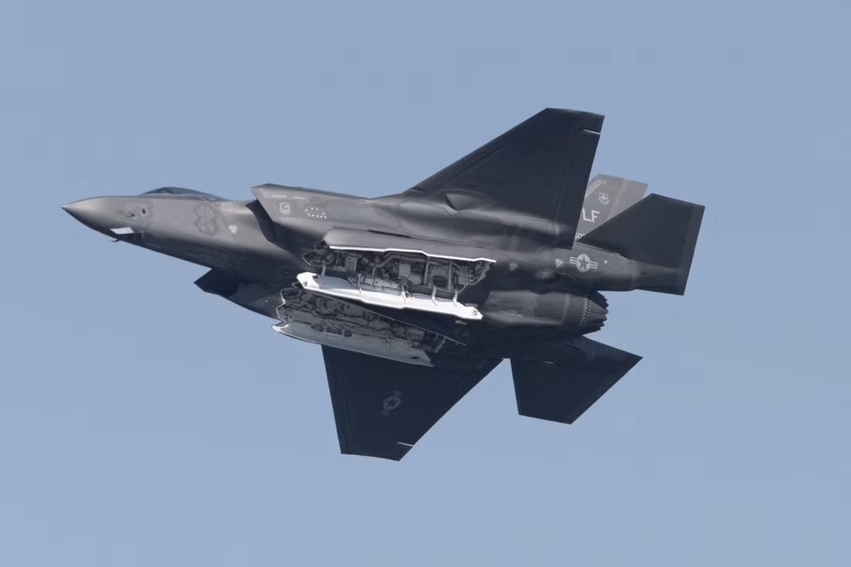 Tổng số máy bay F-35 mà Australia đặt hàng lên tới 72 chiếc và đến nay đã có 13 chiếc được bàn giao. Dự kiến tất cả 72 máy bay sẽ trong tình trạng sẵn sàng chiến đấu hoàn toàn vào năm 2023. Ảnh: Máy bay F-35A của RAAF - Nguồn: Wikipedia