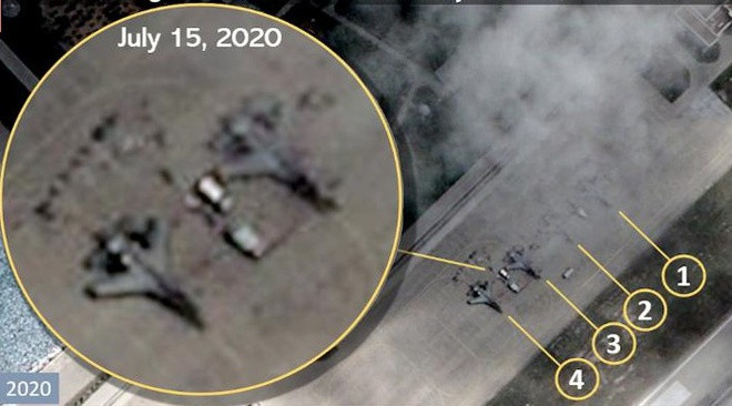 Những chiếc máy bay chiến đấu trên, ban đầu được phát hiện bởi các nhà phân tích tình báo, sử dụng hình ảnh vệ tinh thương mại có độ phân giải thấp, được đăng trên trang Twitter Duan Đặng vào ngày 9/5; sau đó giới phân tích dùng hình ảnh vệ tinh độ phân giải cao từ Airbus và xác nhận đúng thực trạng. Ảnh: 4 tiêm kích có thể là J-11 - Nguồn: CNES.