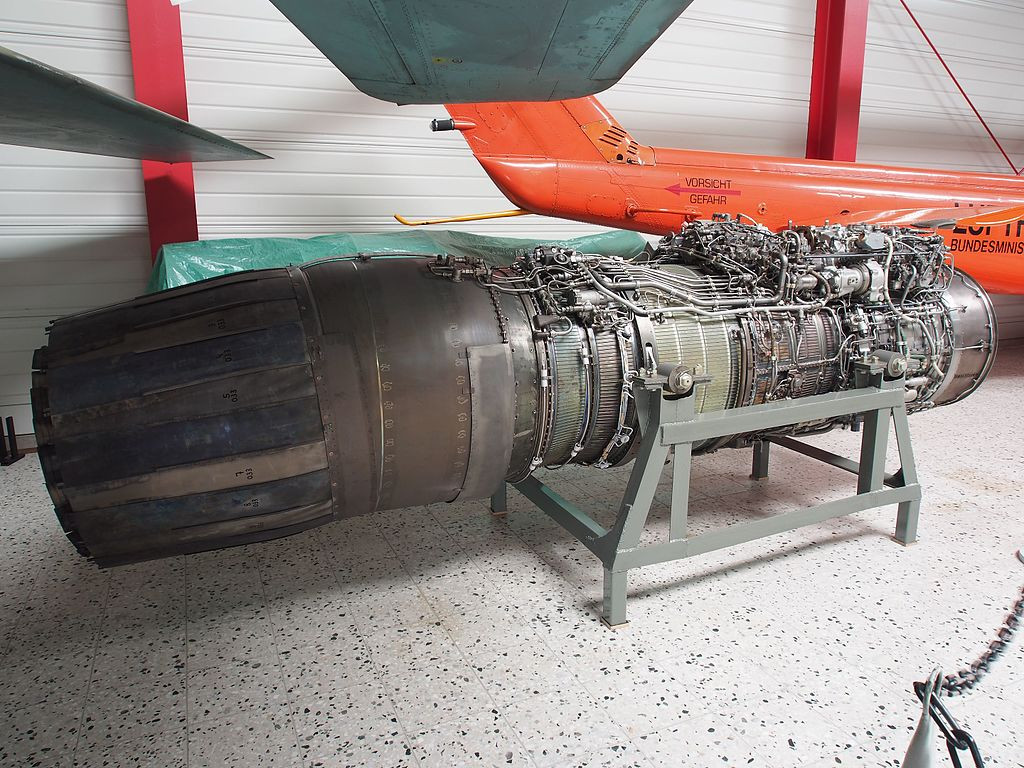 Động cơ được thử nghiệm trong môi các trường khác nhau từ -60 đến 60 °C và thậm chí có khi nhiệt độ lên tới 200 °C, tiêu chuẩn của động cơ là 1500 km/h ở độ cao 11.000 m, tốc độ tối thiểu 350 km/h ở độ cao 15000 m và 300 km/h ở độ cao thấp hơn 15000 m. Động cơ có thể hoạt động ở tốc độ 1700 km/h và đạt độ cao 20000 m và trần để động cơ vẫn hoạt động là 21500 m.