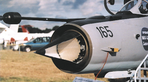 Radar RP-21/22 cự ly “từ mắt tới mũi” sẽ được thay bởi radar Kopyo – phiên bản của loại Zhuk trang bị cho MiG-29. Kopyo có khả năng theo dõi 8 mục tiêu và dẫn tên lửa hạ 2 mục tiêu cùng lúc bằng tên lửa tầm xa.