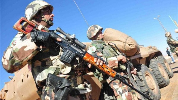 Nhưng đánh giá từ tình hình hiện tại ở Libya, nếu Ai Cập tiến hành tham chiến, thì Libya lập tức trở thành chiến trường chung; Thổ Nhĩ Kỳ, Algeria và Tunisia sẽ trực tiếp đưa quân đội vào Libya và giao chiến trực tiếp với Quân đội Ai Cập. Cuộc chiến tại Libya lúc này không phải là cuộc chiến ủy nhiệm nữa, mà là cuộc chiến của các quốc gia Trung Đông và Bắc Phi. Ảnh: Quân đội Algeria - Nguồn: Nguồn: Wikipedia