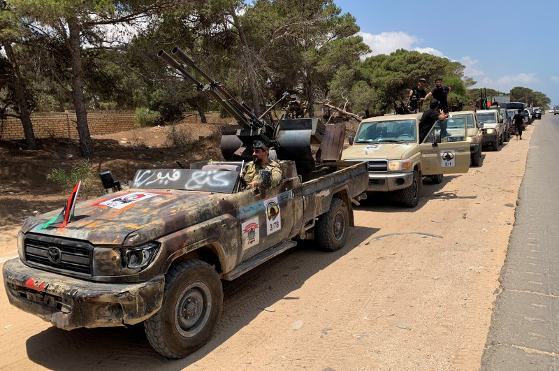 Tuần trước, Hạ viện Libya (không được quốc tế công nhận), đã tổ chức một cuộc họp tại Tobruk ở phía đông Libya, để cho phép Ai Cập can thiệp vào cuộc xung đột ở Libya và kêu gọi “nỗ lực chung giữa anh em hai nước”. Ảnh: Chính phủ Hòa hợp Dân tộc (GNA) chuẩn bị tiến tới TP Sirte - Nguồn: REUTERS