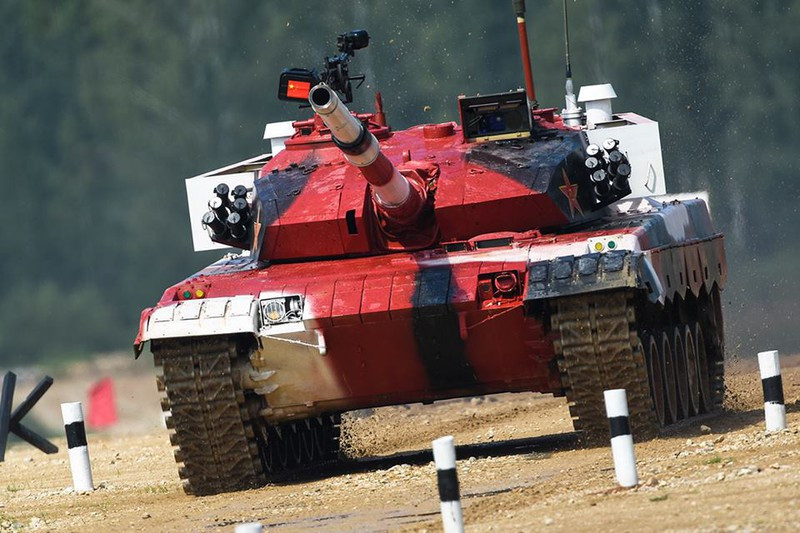 Như vậy có thể thấy rằng, người Trung Quốc đã vô cùng đầu tư cho hội thao quân sự quốc tế Army Games, đây cũng chính là cơ hội chứng minh cho thế giới thấy sức mạnh của quân đội Trung Quốc so với các nước tham gia thi đấu. Dù vậy, khi giải đấu vẫn chưa chính thức khởi tranh, chúng ta vẫn chưa thể tuyên bố bất cứ điều gì. Ảnh: Xe tăng Type 96 Trung Quốc trong một nội dung thi Tank Biathlon.