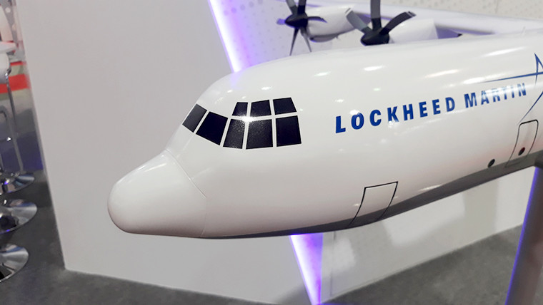 Với quan hệ hợp tác quốc phòng Việt – Mỹ hiện tại, thì thực tế phiên bản máy bay vận tải dân sự như LM-100J có thể hợp lý hơn so với C-130J.