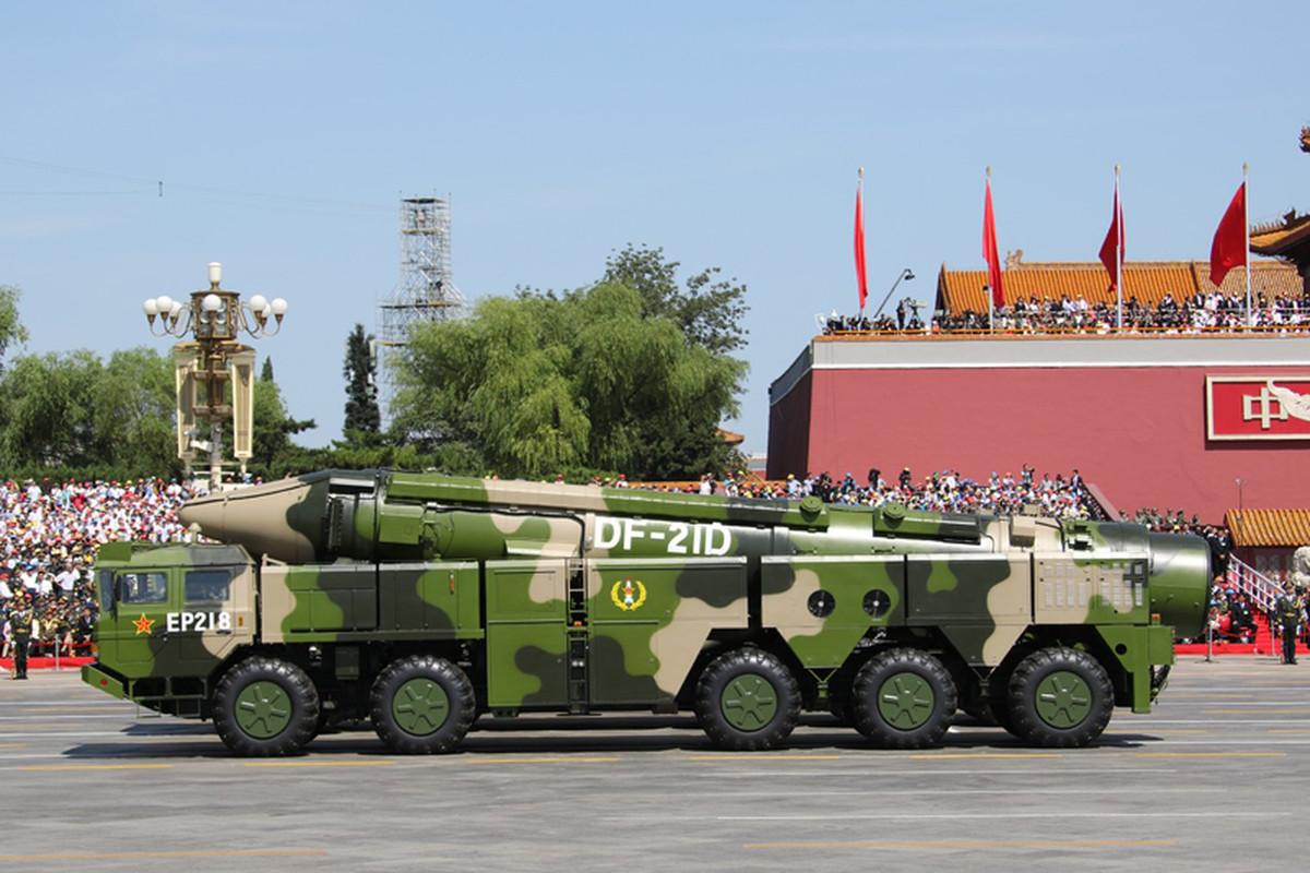 Đô đốc Michael Gildi khẳng định, mặc dù các đối thủ của Mỹ như Trung Quốc, Nga và thậm chí là cả Iran vẫn đang tiếp tục phát triển các loại tên lửa chống hạm tầm xa với chi phí thấp hơn, nhưng Hải quân Mỹ vẫn phải phát triển mẫu máy bay chiến đấu mới để có ưu thế vượt qua mọi đối thủ. Ảnh: Tên lửa đạn đạo chống hạm DF-21D của Trung Quốc - Nguồn: Sina