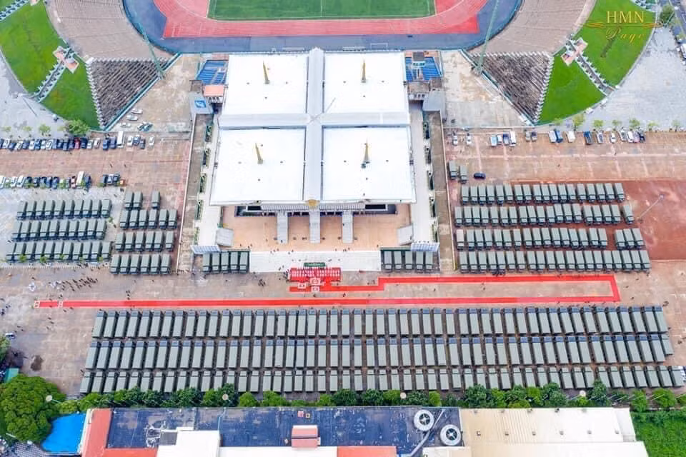 Một số luồng ý kiến trái chiều ở Campuchia cho rằng, trong lúc đại dịch COVID-19 đang hoành hành thì chính phủ nên tập trung chống dịch và bảo đảm y tế hơn là việc tiếp tục mua sắm vũ khí trang bị cho quân đội. Một số ý kiến khác thì hoài nghi về chất lượng xe cộ do Trung Quốc chế tạo.