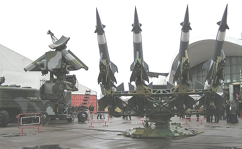Không hề phủ nhận, khi mới ra đời, hệ thống phòng không S-125 Neva/Pechora là loại vũ khí hiện đại và hiệu quả, S-125 đã cho thấy khả năng “sát thủ” của nó trong cuộc xung đột Trung Đông, bắn hạ nhiều máy bay chiến đấu hiện đại của Israel. Ảnh: Tên lửa phòng không S-125 - Nguồn: Wikipedia.