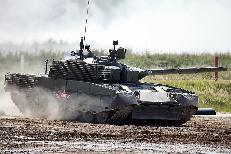 Với đạn tên lửa chống tăng 9M119M Refleks thì tầm bắn từ 75 tới 5.000m, xuyên 700-900mm thép đồng nhất RHA sau giáp ERA. Ảnh: Vitaly Kuzmin