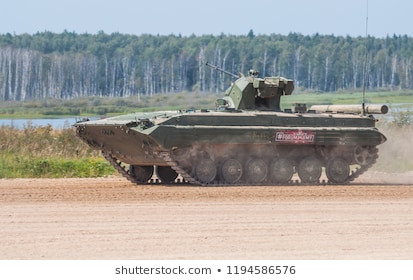 Hiện nay, trên thế giới vẫn còn khoảng 7.000 xe chiến đấu bộ binh BMP-1 đang trong biên chế nhiều quân đội. Số xe này cũng đã có tuổi đời khá cao, tuy nhiên phương án nâng cấp BMP-1 lại khá tốn kém, do vậy, BMP-1AM chính là một trong những lựa chọn vô cùng hợp lý. Ảnh: Xe chiến đấu bộ binh BMP-1AM tác xạ