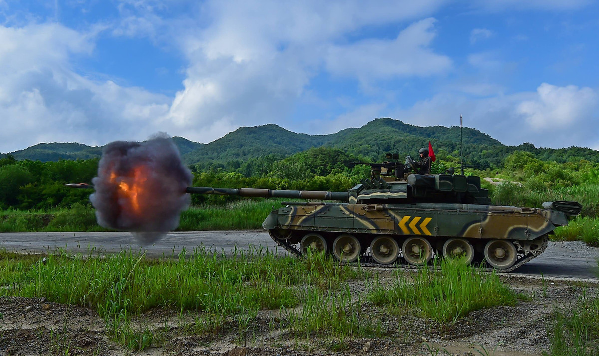 Với khả năng của nền công nghiệp quốc phòng, Hàn Quốc hoàn toàn có thể hiện đại hóa xe tăng T-80U, nhưng vì đây là mẫu xe tăng khác hệ, nên Hàn Quốc không có ý định nâng cấp số xe tăng T-80U hiện có. Cùng với đó là chi phí bảo trì và khai thác xe tăng sử dụng động cơ tuabin quá tốn kém, do vậy Hàn Quốc khả năng khai thác hết niên hạn số xe tăng này và tiến hành loại khỏi biên chế và chỉ sử dụng loại xe tăng do nền công nghiệp quốc phòng trong nước sản xuất.