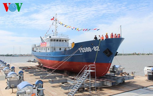 Chức năng của nó khi được trang bị trên các tàu trinh sát của quân ta là trinh sát phát hiện sớm mục tiêu, tính toán tọa độ và tham số, nhanh chóng truyền thông tin về cho chỉ huy sở, các lực lượng tên lửa bờ, tàu mặt nước, máy bay chiến đấu,… và chỉ thị mục tiêu cho quân ta tấn công bất ngờ đối phương khi tàu địch nằm ngoài tầm phát hiện của radar tìm kiếm, đảm bảo chính xác và phát huy tầm bắn tối đa của tên lửa chống hạm. Ảnh: Tàu trinh sát hiện đại của Cảnh sát biển Việt Nam.