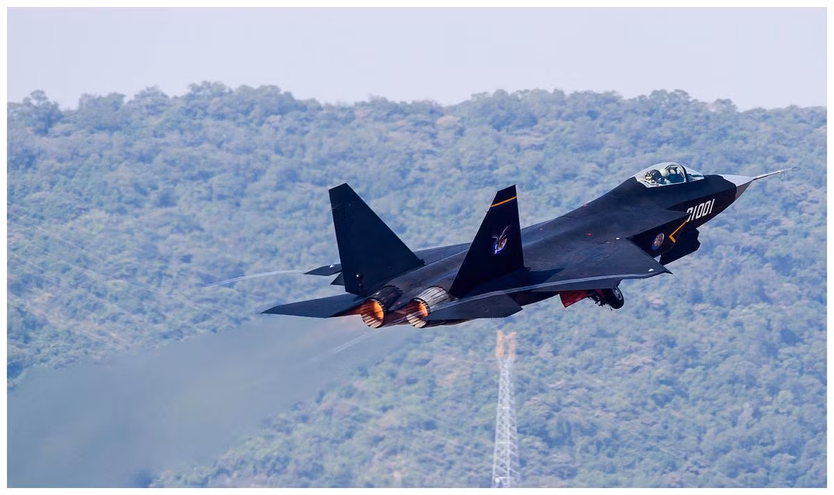 Còn với phương châm “nhanh – nhiều - tốt – rẻ” của các nhà sản xuất vũ khí Trung Quốc, chắc khó thành công trong lĩnh vực vũ khí công nghệ cao; do vậy FC-31 vẫn là “đứa con ngoài giá thú” trên thị trường vũ khí quốc tế, khi chưa có quốc gia nào ký hợp đồng, để có cơ hội sở hữu loại chiến đấu cơ “tối tân” này của Trung Quốc.