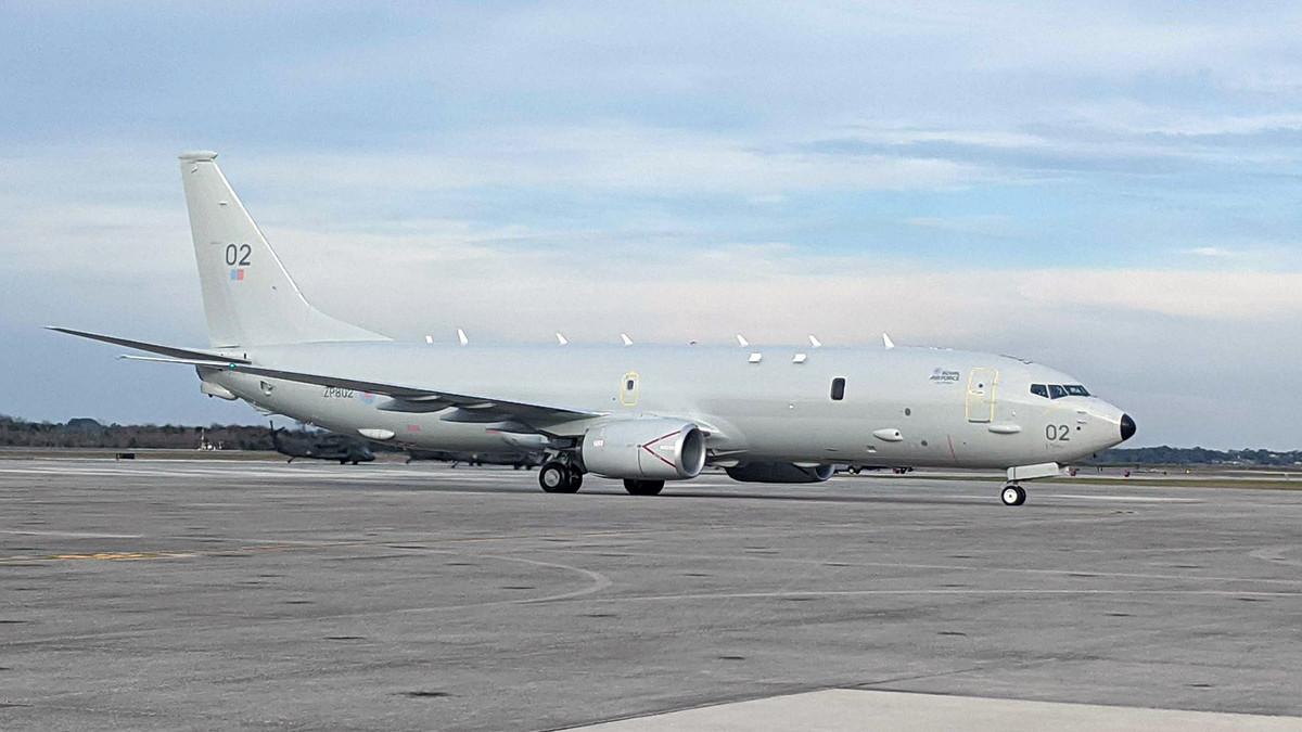 Đánh giá chung, sự lựa chọn của Hải quân Mỹ với P-8A là hợp lý, vì thiết kế của P-3C đã lạc hậu. Boeing 373-800 là loại máy bay chở khách, dây chuyền sản xuất hoạt động liên tục, đủ phụ tùng, khả năng hoạt động ổn định; đây là một sự lựa chọn đúng đắn.