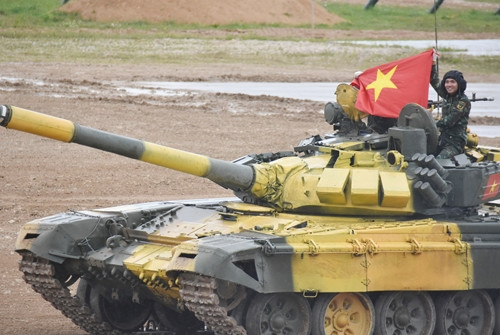 Vậy là chỉ còn ít tiếng nữa trước khi giải đua xe tăng - “Tank Biathlon” chính thức khởi tranh, cho đến hiện tại, có thể thấy rằng, đội tuyển xe tăng Việt Nam đã có những chuẩn bị tốt nhất cả về con người lẫn khí tài, sẵn sàng cho một mùa thi mới đạt thành tích cao, hướng đến mục tiêu là tấm huy chương vàng danh giá. Kíp lái xe tăng Việt Nam đầu tiên sẽ bước vào bài thi cá nhân vào ngày 24/8 tới đây, và hai kíp tiếp theo sẽ thi đấu lần lượt vào ngày 28/8, 29/8 để kết thúc vòng bảng.