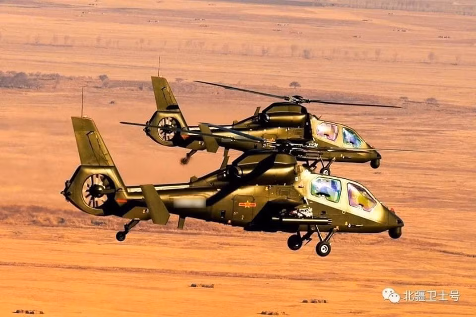 Trực thăng được bọc thép nhẹ, cả 2 phi công đều được trang bị ghế phóng. Hệ thống trinh sát của Z-19 vô cùng hiện đại với một máy đo xa laser, camera FLIR gắn ở trước mũi. Ảnh: Trực thăng Z-19 của không quân lục quân Trung Quốc đóng tại Tân Cương.