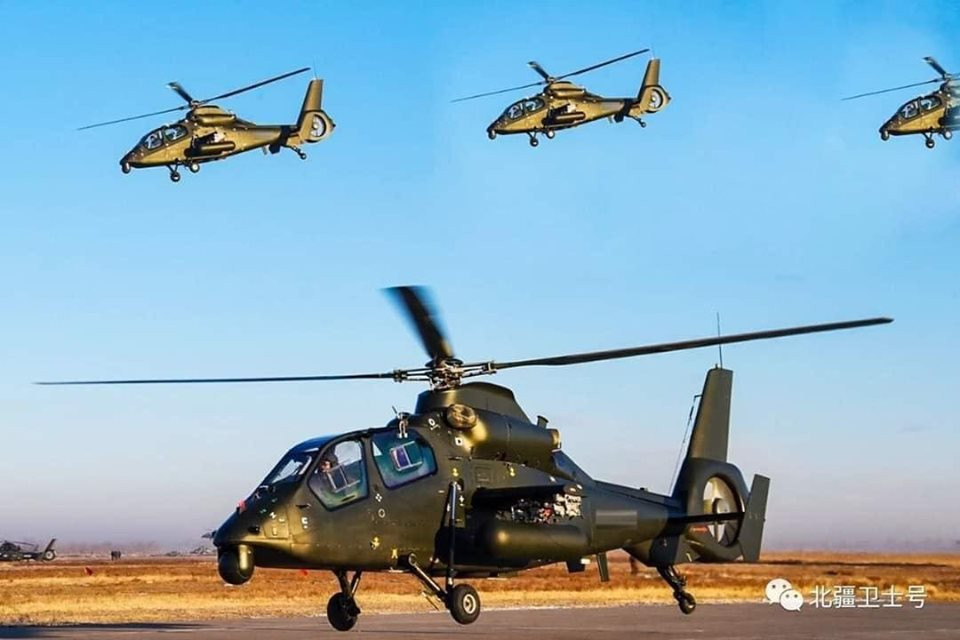 Máy bay dài 12m, cao 4m, trọng lượng cất cánh tối đa 4.5 tấn và kíp lái 2 người. Ảnh: Trực thăng Z-19 chuẩn bị cất cánh làm nhiệm vụ.