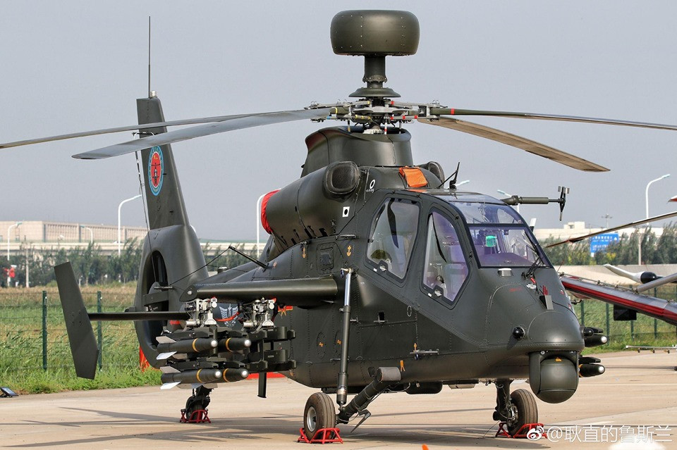  Harbin Z-19 được giới thiệu lần đầu ở triển lãm hàng không Chu Hải vào tháng 11/2012 hơn 2 năm sau chuyến bay đầu tiên vào năm 2010. Ảnh: Trực thăng Z-19 tại triển lãm.