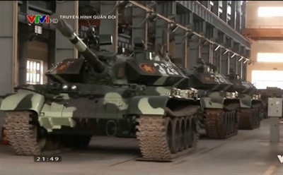 Mặc dù mẫu nâng cấp T-54M của Việt Nam chưa tiên tiến bằng mẫu T-54M3 của Israel, nhưng cũng là sự đánh dấu bước phát triển vượt bậc của trình độ kỹ thuật quân sự nước ta; bởi lẽ không nhiều quốc gia trên thế giới có thể tự mình cải tiến các loại vũ khí hạng nặng thành công. Mà nếu có thì đôi khi là sự chắp vá, cải tiến không đến nơi. Ảnh: Phiên bản T-54M Việt Nam tự nâng cấp - Nguồn: Chụp màn hình.