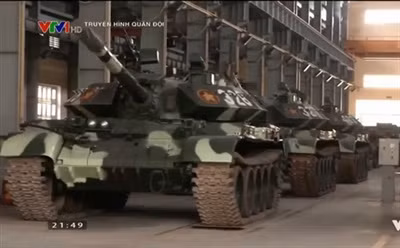 Mặc dù mẫu nâng cấp T-54M của Việt Nam chưa tiên tiến bằng mẫu T-54M3 của Israel, nhưng cũng là sự đánh dấu bước phát triển vượt bậc của trình độ kỹ thuật quân sự nước ta; bởi lẽ không nhiều quốc gia trên thế giới có thể tự mình cải tiến các loại vũ khí hạng nặng thành công. Mà nếu có thì đôi khi là sự chắp vá, cải tiến không đến nơi. Ảnh: Phiên bản T-54M Việt Nam tự nâng cấp - Nguồn: Chụp màn hình.