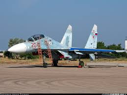 Chiến đấu cơ Su-27P sử dụng thân của Su-27UB hai chỗ ngồi (phiên bản huấn luyện). Để tránh nhầm lẫn, số Su-30 sử dụng khung thân hai chỗ ngồi, nên nó được lên kế hoạch phân bổ cho nhà máy Irkutsk lúc đó được phân sản xuất Su-27UB. Ảnh: Su-27UB do nhà máy Irkutsk sản xuất - Nguồn: Wikipedia