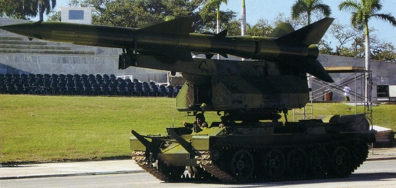 Việc cơ giới hóa bệ phóng SA-2 được cho là tăng cường khả năng sẵn sàng chiến đấu tổ hợp phòng không cố định được chế tạo từ những năm 1960. Cơ động sẽ góp phần tăng khả năng sống sót cho vũ khí, tăng tốc độ triển khai và thu hồi trên trận địa.