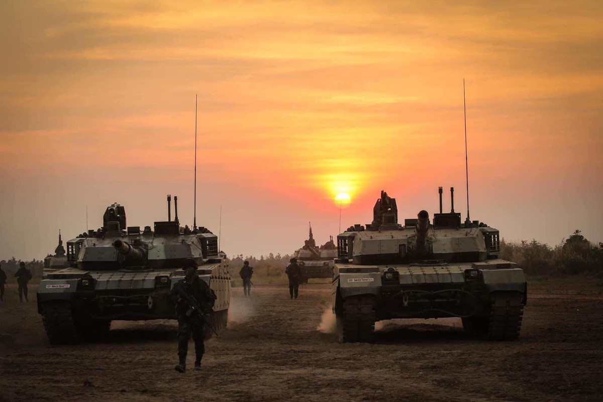 Xe tăng VT-4 có một hệ thống bảo vệ rất ấn tượng: Các miếng giáp phản ứng nổ (ERA) bọc kín mặt giáp trước, tháp pháo dùng giáp phản ứng nổ dạng hộp và giáp lồng phía sau. VT-4 được trang bị hệ thống cảm biến laser nhận biết sớm tín hiệu từ tên lửa chống tăng (ATGM) của đối phương khi xe tăng bị chiếu xạ và hệ thống đo độ cong của nòng pháo sau các phát bắn rất hiện đại.