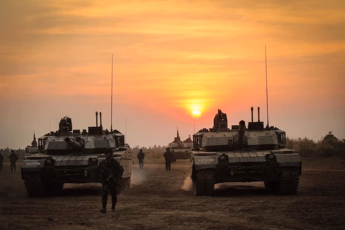 Xe tăng VT-4 có một hệ thống bảo vệ rất ấn tượng: Các miếng giáp phản ứng nổ (ERA) bọc kín mặt giáp trước, tháp pháo dùng giáp phản ứng nổ dạng hộp và giáp lồng phía sau. VT-4 được trang bị hệ thống cảm biến laser nhận biết sớm tín hiệu từ tên lửa chống tăng (ATGM) của đối phương khi xe tăng bị chiếu xạ và hệ thống đo độ cong của nòng pháo sau các phát bắn rất hiện đại.