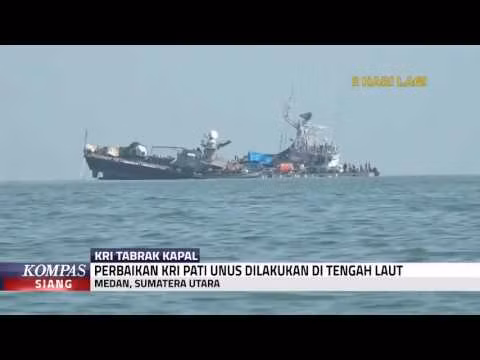 Là một quốc gia biển, do vậy Indonesia hết sức chú trọng phát triển lực lượng hải quân; tuy nhiên với thời gian chỉ 8 năm, hải quân nước này đã mất ít nhất 7 tàu chiến, làm ảnh hưởng không nhỏ đến tham vọng hiện đại hóa lực lượng hải quân của nước này. Ảnh: Một tàu chiến của Hải quân Indonesia gặp nạn - Nguồn: Tangerang online.