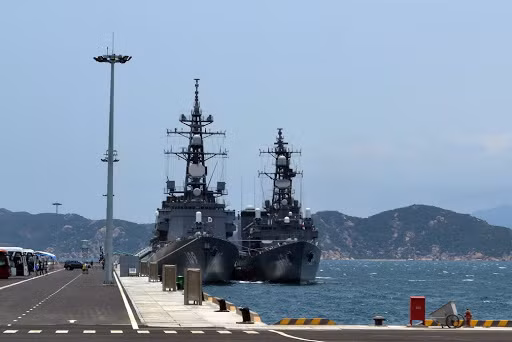 Cuộc tập trận Vành đai Thái Bình Dương có từ thời kỳ chiến tranh Lạnh, với kẻ thù giả định ban đầu là Hải quân Liên Xô; hiện nay Liên Xô đã sụp đổ, nhưng cuộc tập trận vẫn diễn ra thường xuyên. Ảnh: Tàu khu trục mang tên lửa dẫn đường của Hải quân Liên Xô.