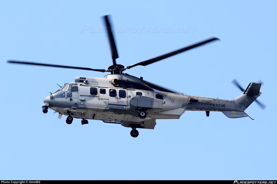 Lực lượng trực thăng RTAF hiện có khoảng 50 chiếc mua của Mỹ và Pháp. Trong đó, đóng vai trò vận tải - yểm trợ nòng cốt là 16 chiếc UH-1H đã khá cũ và 14 chiếc EC135/725 của Pháp. Số còn lại là máy bay dùng để phục vụ VIP (các thành viên hoàng gia, chính phủ).