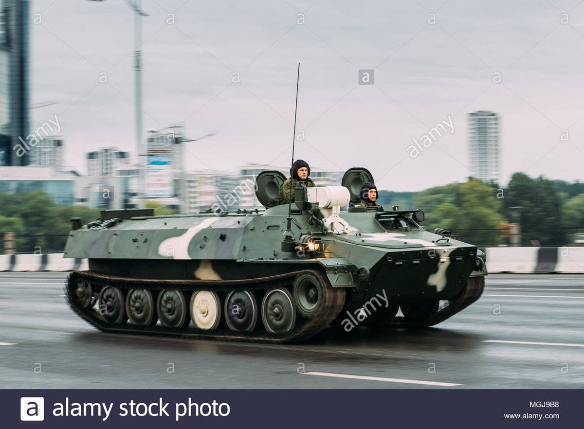 Có thể thấy, Việt Nam hiện nay đang sở hữu trong tay một mẫu thiết giáp đa dụng có thể triển khai nhiều loại khí tài, tuy nhiên đây cũng là lần hiếm hoi ghi nhận xe thiết giáp MT-LB nguyên bản có trong biên chế lực lượng Pháo binh Việt Nam, cho thấy quân đội ta luôn giữ tốt, dùng bền, vận hành những loại khí tài một cách hiệu quả và có lẽ đây cũng là một tín hiệu cho thấy Việt Nam sắp tới sẽ tiếp tục mua các loại xe thiết giáp mới hơn. Ảnh: Xe thiết giáp MT-LB của lục quân Belarus.