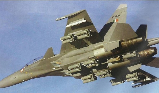 Nhu cầu của Không quân Iran là cần bổ sung loại máy bay chiến đấu có giá cả phù hợp, Su-30 và MiG-35 của Nga rất phù hợp với yêu cầu của Không quân Iran, nhất là máy bay chiến đấu hạng nặng Su-30; với khả năng bay cực thấp, khả năng bảo vệ mạnh mẽ, Su-30 rất phù hợp để chống lại các tàu chiến Mỹ đang hoạt động trên Vịnh Ba Tư.