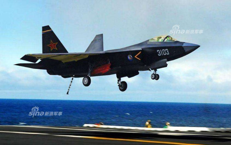 F-35 có các mẫu dùng cho Không quân (F-35A), Hải quân đánh bộ (F-35B), Không quân (F-35C), thì FC-31 của Trung Quốc chủ yếu được thiết kế sử dụng trong không quân. Do khối lượng nhẹ hơn của FC-31, cho phép nó có thể sử dụng được trên các tàu sân bay.