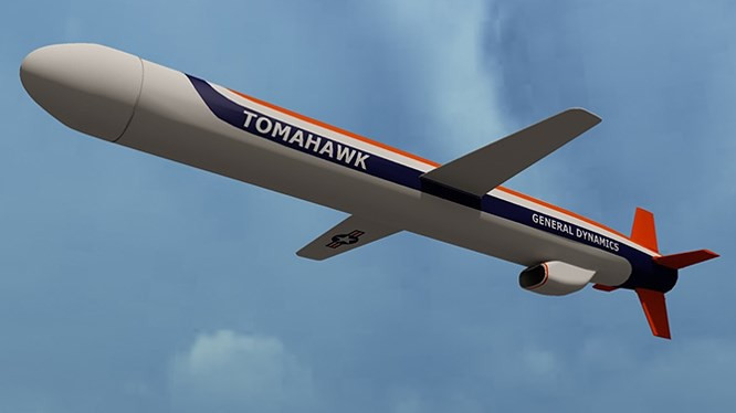 Một số chuyên gia quân sự cho rằng, trong cuộc chiến Afghanistan năm 2001, nhiều quả tên lửa Tomahawks mà tàu chiến Mỹ tại Ấn Độ Dương phóng vào Afghanistan đã rơi trên lãnh thổ Pakistan, một số quả Tomahawk gần như còn nguyên vẹn 100%. Pakistan nhanh chóng nắm lấy cơ hội và sao chép ngược lại. Ảnh: Tên lửa Tomahawk của Mỹ - Nguồn: Wikipedia