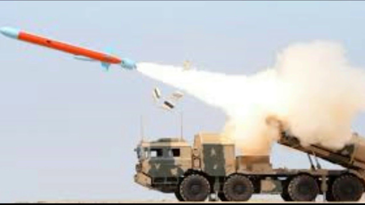 Có khả năng tên lửa Babur sử dụng hệ thống vệ tinh Bắc Đẩu của Trung Quốc hoặc Glonass của Nga để dẫn đường, do Pakistan chưa có hệ thống vệ tinh riêng; còn tên lửa Nirbhay của Ấn Độ dựa vào hệ thống vệ tinh IRNSS/ NAVIC của chính Ấn Độ, mang lại độ chính xác cao. Ảnh: Tên lửa Babur của Pakistan - Nguồn: Wikipedia