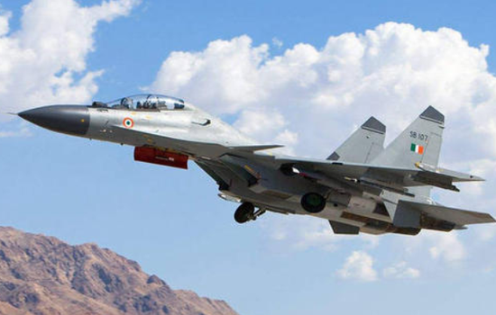 Tuy nhiên, giá thành cao của tiêm kích Su-30MKI do Hindustan Airlines Limited (HAL) sản xuất, cũng đã bị Quốc hội Ấn Độ nghi ngờ là đã bị chuyển giá. Ảnh: Máy bay chiến đấu Su-30MKI của Ấn Độ - Nguồn: Sina