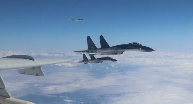 Ông Jie Zhong, Trợ lý nghiên cứu cấp cao “Quỹ Nghiên cứu Chính sách Quốc gia” của Đài Loan đã phân tích rằng, sau khi Không quân PLA quyết định chuyển đổi thành “lực lượng không quân viễn chinh”, thì eo biển Bashi đã trở thành một hành lang trên không quan trọng cho lực lượng không quân của PLA tiến vào Tây Thái Bình Dương. Ảnh: Eo biển Bashi - Nguồn: Wikipedia