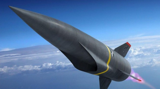 Không chỉ có tên lửa Zircons, vào cuối năm 2019, Quân đội Nga đã đưa vào biên chế hệ thống tên lửa siêu thanh Avangard, loại tên lửa này được phóng đi bằng một tên lửa đạn đạo xuyên lục địa. Hệ thống này khác với các loại thiết bị quân sự hiện có, với khả năng bay trong các lớp khí quyển dày đặc; tầm bắn tương đương tên lửa liên lục địa; tốc độ siêu vượt âm đến 20 Mach.