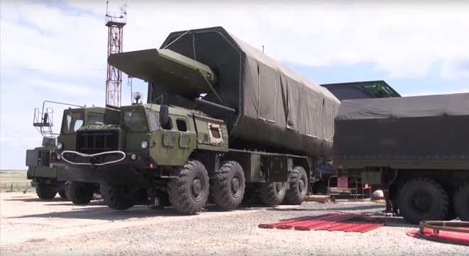 Tổng thống Nga Putin gọi Zircon và Avangard là quân Át chủ bài của nước Nga trong cuộc đối đầu với Mỹ. Theo các nhà phân tích quân sự, Nga đi trước Mỹ một cách đáng kể trong lĩnh vực công nghệ vũ khí siêu vượt âm và bây giờ người Mỹ phải bắt kịp Moscow.