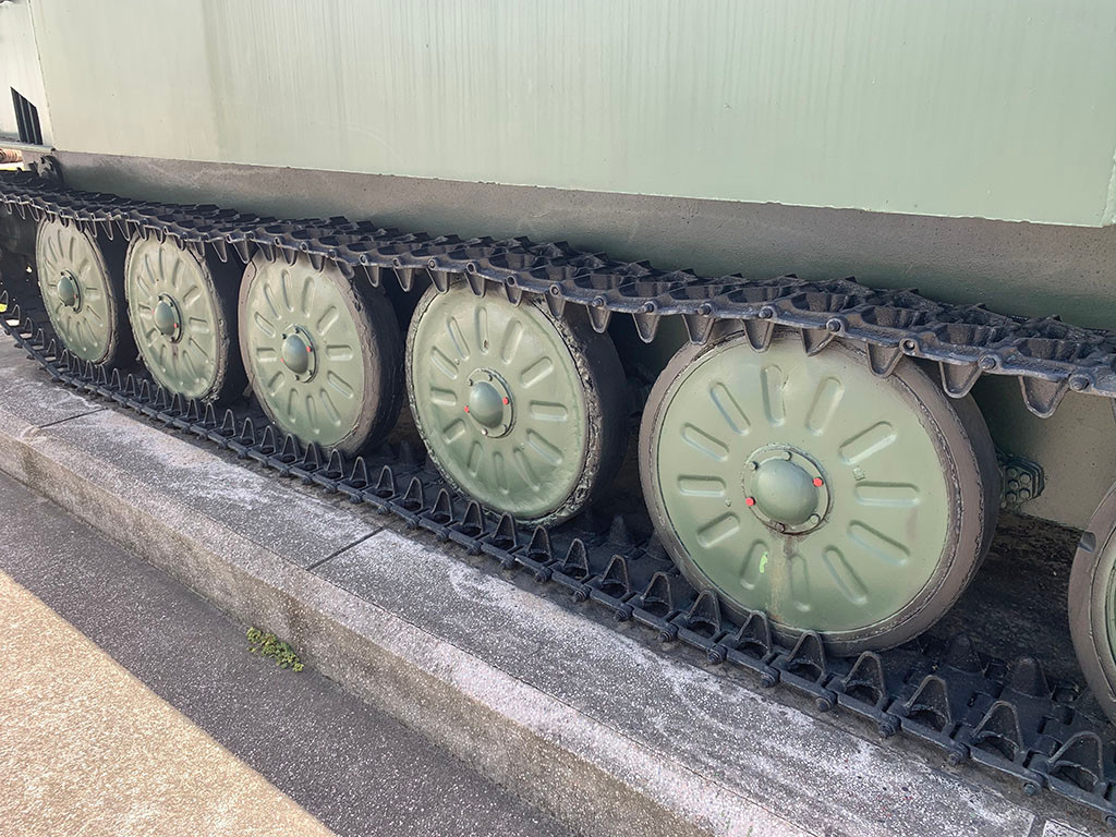 Ảnh: Cận cảnh các bánh chịu nặng của K63-85.