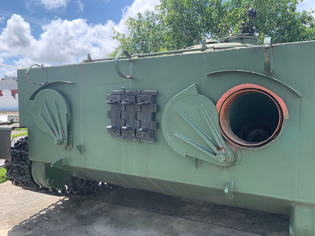 Tất nhiên, Type 63 cũng có khả năng bơi tuyệt vời với hệ thống đẩy Water-jet như PT-76 bố trí ở đuôi xe. Tốc độ bơi của nó lên tới 12km/h, tầm hoạt động khi bơi 120km.