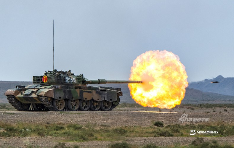 Mặc dù có số lượng nhiều nhất trong biên chế của PLA, nhưng theo phân tích của các chuyên gia quân sự, khả năng nếu có xung đột xảy ra, các MBT Type-96 và Type-99 hiện đại hơn sẽ tham gia chiến đấu; tuy nhiên các đơn vị của quân khu miền Tây Trung Quốc vẫn trang bị chủ yếu bằng MBT Type-59D. Ảnh: Phiên bản nâng cấp Type-59D - Nguồn : Wikipedia.