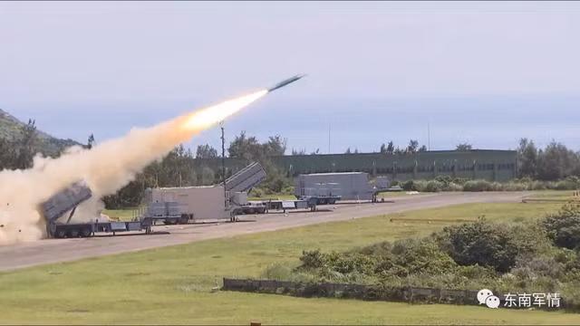 Trong một cuộc diễn tập có bắn đạn thật của Hải quân Đài Loan vào ngày 1/7/2016, tàu tên lửa lớp Jinjiang của Hải quân Đài Loan, đã phóng một tên lửa Hùng Phong III, và không may quả tên lửa này đã trúng một tàu đánh cá của ngư dân Đài Loan, làm 1 người chết và 3 người trên tàu đánh cá bị thương.