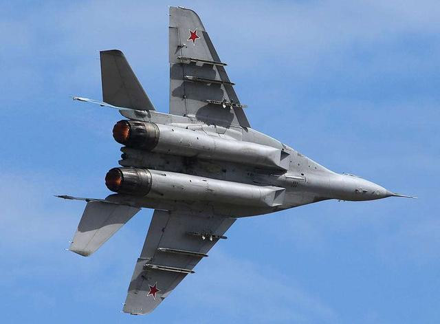 Đây cũng là loại máy bay chiến đấu đầu tiên trên thế giới có tốc độ bay cao hơn Mach 3. Vào thời điểm đó, nhiều quốc gia Trung Đông thèm muốn loại máy bay chiến đấu này và Iraq cũng trang bị cho máy bay chiến đấu này cho lực lượng không quân của họ.