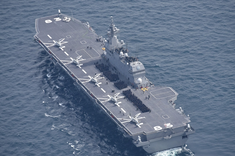 Lực lượng Phòng vệ Biển Nhật Bản (JMSDF) đã phân bổ 28,8 triệu USD trong năm tài khóa 2020 (FY 2020) để thực hiện giai đoạn sửa đổi đầu tiên cho JS Izumo trong quá trình đại tu theo kế hoạch; còn tàu JS Kaga dự kiến sẽ được sửa đổi hoàn toàn trong đợt đại tu dự kiến tiếp theo vào năm 2022. Ảnh: Tàu JS Izumo- Nguồn: Wikipedia.