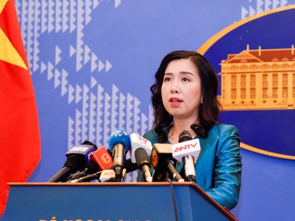 Chiều 14/5/2020 vừa qua, người phát ngôn Bộ ngoại giao Việt Nam đã chính thức lên tiếng phản đối việc phía Trung Quốc điều các máy bay KQ-200 và KJ-500 xuống Đá Chữ Thập thuộc quần đảo Trường Sa của Việt Nam. Sự việc được phát hiện khi hãng ảnh vệ tinh ImageSat International (ISI) công bố các hình ảnh cho thấy máy bay Trung Quốc đang hiện diện trái phép trên đá này. Ảnh: Bà Lê Thị Thu Hằng – người phát ngôn Bộ ngoại giao Việt Nam - TTXVN.